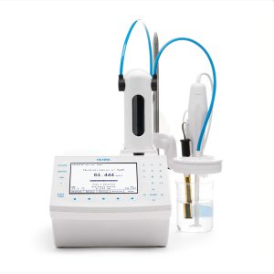 Titulador potenciométrico con una bomba y una tarjeta analógica